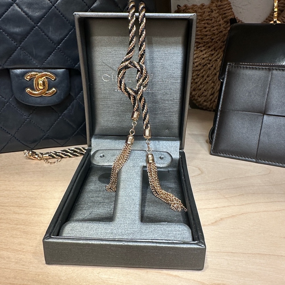 Guess Knoted Rope Chain Tassel - Picture 6 of 6